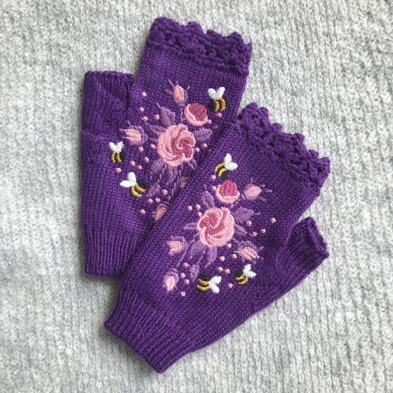 Autumn and Winter Embroidered Women's Warm Gloves Bee Flower Adult Knitted Gloves Embroidered Woolen Gloves